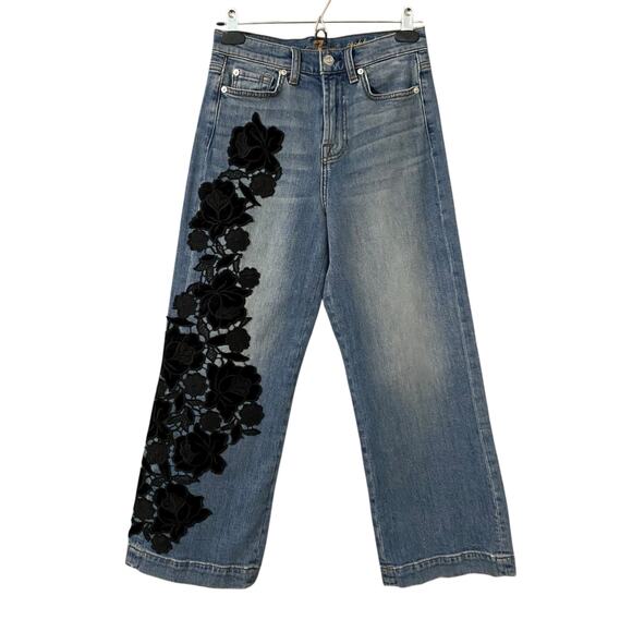 7 For All Mankind Cropped Alexa Jeans 26 Blue Denim Black Velvet Floral Appliqué - Picture 4 of 12